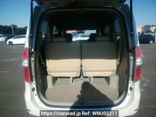 Used 2007 AT toyota noah ZRR70G Image[8]