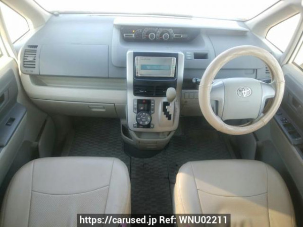 Used 2007 AT toyota noah ZRR70G Image[17]
