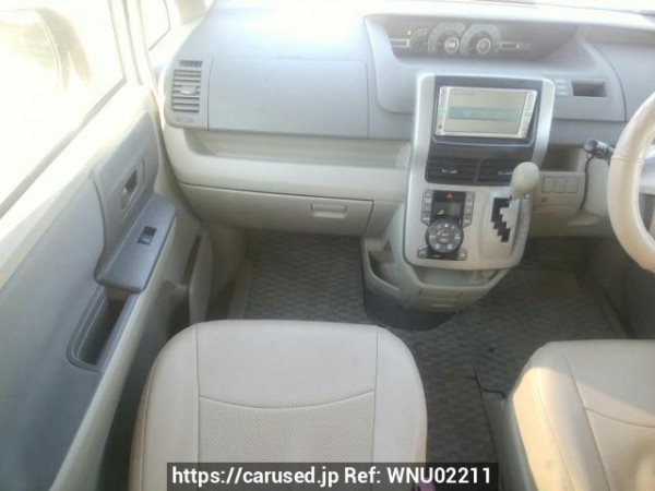 Used 2007 AT toyota noah ZRR70G Image[18]