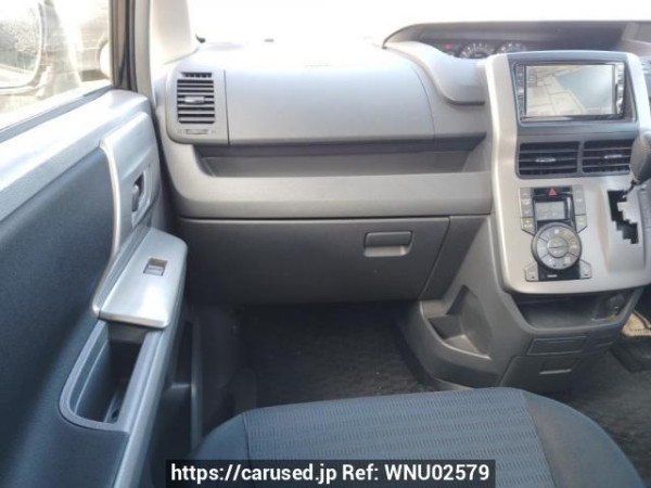 Used 2008 AT toyota voxy ZRR70W Image[19]