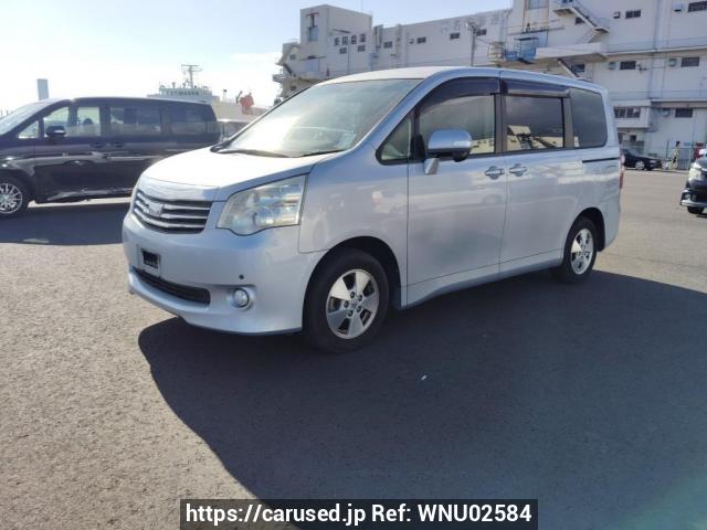 ノア型式：DBA-ZRR70W（トヨタ）のクルマカタログ｜中古車の