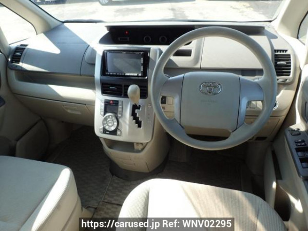 Used 2007 AT toyota noah ZRR70G Image[17]