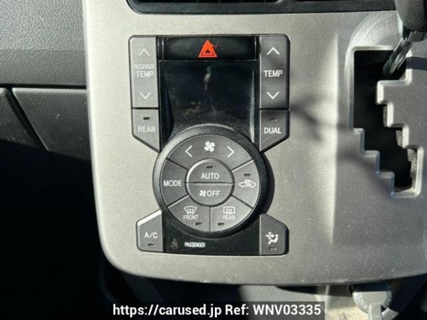 Used 2007 AT toyota voxy ZRR70W Image[23]