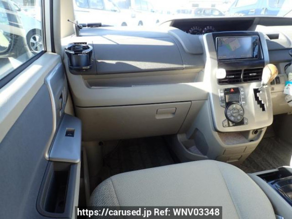 Used 2009 AT toyota noah ZRR70W Image[18]