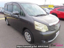 Toyota Noah ZRR70