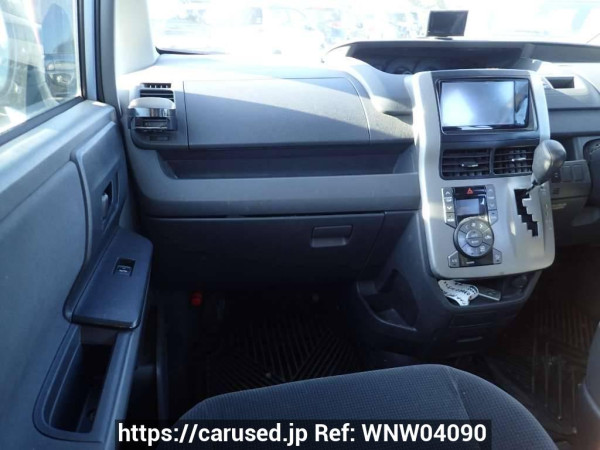 Used 2008 AT toyota voxy ZRR70G Image[17]