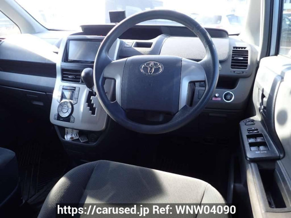 Used 2008 AT toyota voxy ZRR70G Image[18]