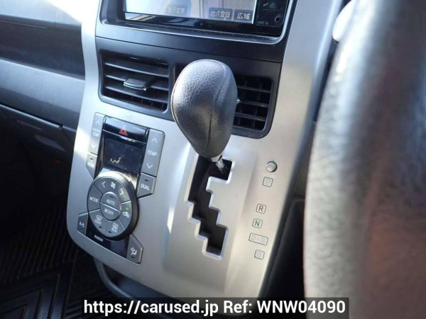 Used 2008 AT toyota voxy ZRR70G Image[24]