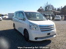 Toyota Noah ZRR70G