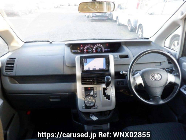 Used 2007 AT toyota noah ZRR70W Image[16]