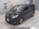 Toyota Noah ZRR80G