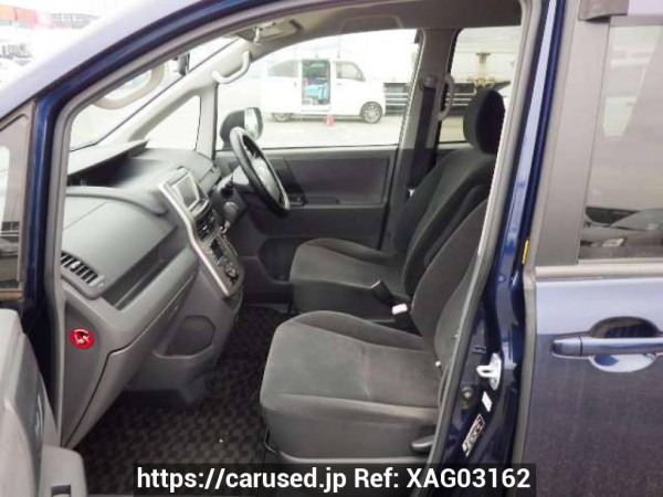 Used 2010 AT toyota voxy ZRR70G Image[14]