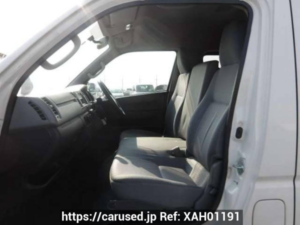 Used 2004 AT toyota hiace-van KDH205K Image[13]