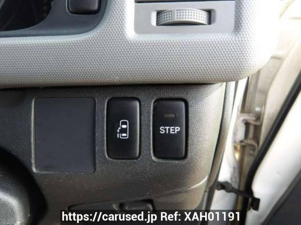 Used 2004 AT toyota hiace-van KDH205K Image[18]