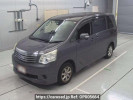 Toyota Noah ZRR70G