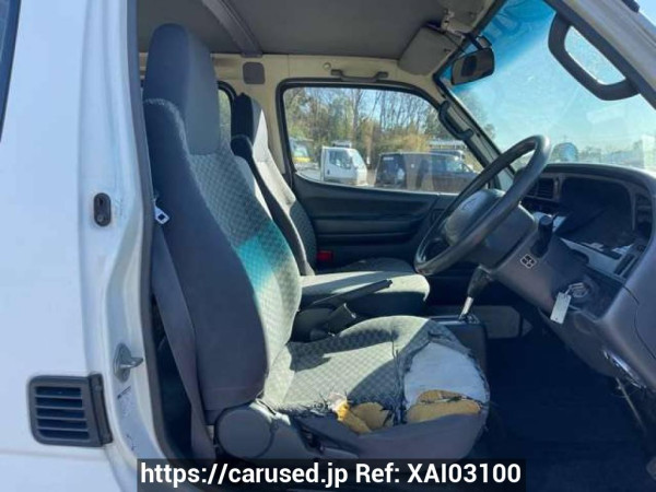 Used 2003 AT toyota hiace-van TRH112V Image[12]