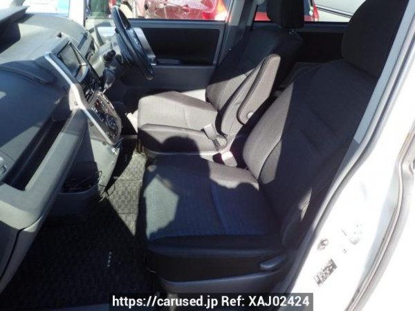 Used 2008 AT toyota voxy ZRR75W Image[12]