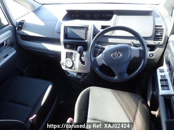 Used 2008 AT toyota voxy ZRR75W Image[16]