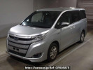 Toyota Noah ZWR80G