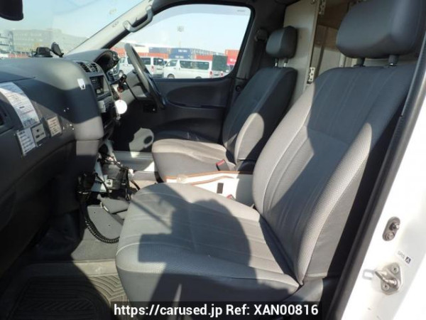 Used 2001 AT toyota granvia VCH38S Image[10]