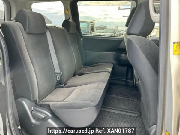 Used 2010 AT toyota voxy ZRR70G Image[16]