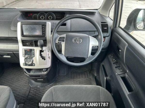 Used 2010 AT toyota voxy ZRR70G Image[20]