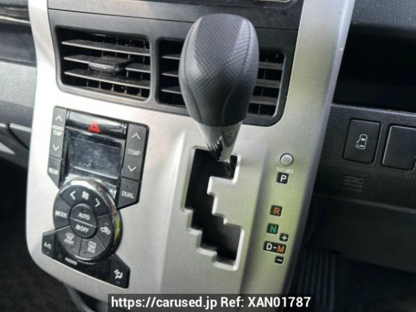 Used 2010 AT toyota voxy ZRR70G Image[26]