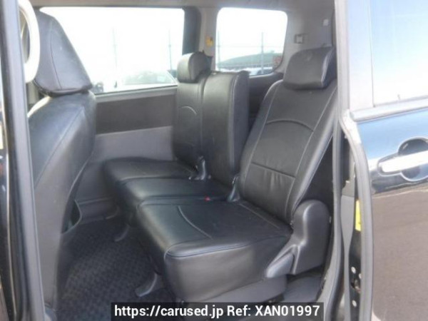 Used 2010 AT toyota voxy ZRR75W Image[15]