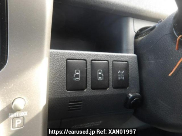 Used 2010 AT toyota voxy ZRR75W Image[22]