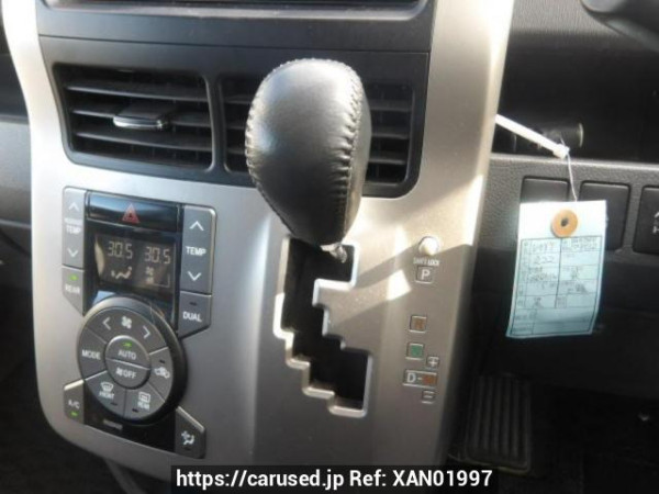 Used 2010 AT toyota voxy ZRR75W Image[26]