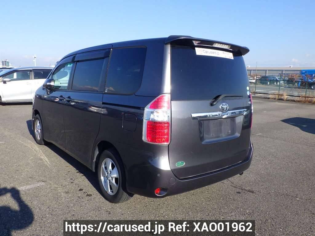 Buy Used 2010 Toyota Noah ZRR70G (XAO01962) | Japanese Used