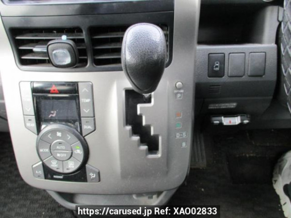 Used 2008 AT toyota voxy ZRR70W Image[23]