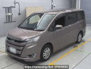 Toyota Noah ZRR80G