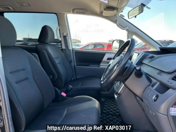 Used 2009 AT toyota voxy ZRR70W Image[13]