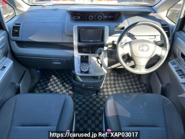 Used 2009 AT toyota voxy ZRR70W Image[19]