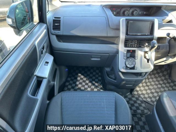 Used 2009 AT toyota voxy ZRR70W Image[20]