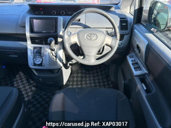 Used 2009 AT toyota voxy ZRR70W Image[21]