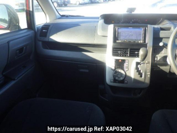 Used 2009 AT toyota voxy ZRR75G Image[17]