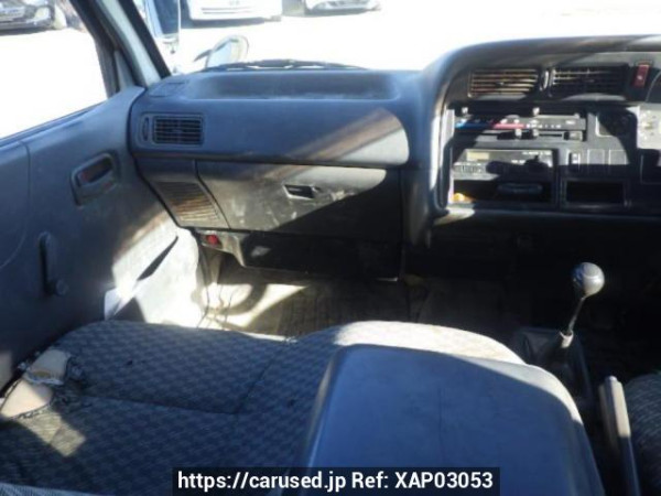 Used 2004 MT toyota regiusace-van TRH112V Image[15]