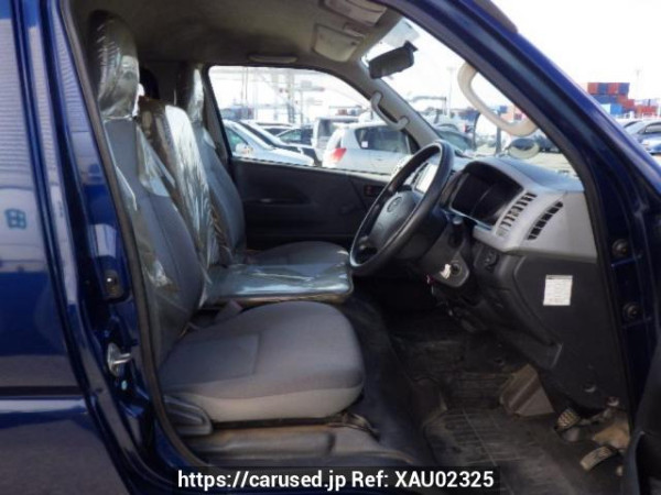 Used 2005 AT toyota regiusace-van KDH200V Image[13]
