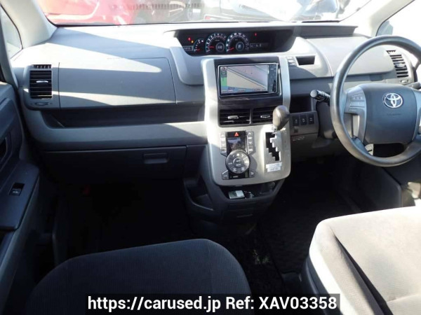 Used 2010 AT toyota noah ZRR75G Image[16]