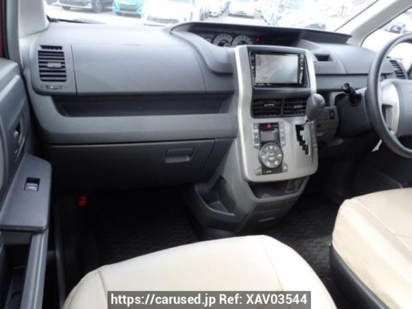 Used 2007 AT toyota voxy ZRR75G Image[15]
