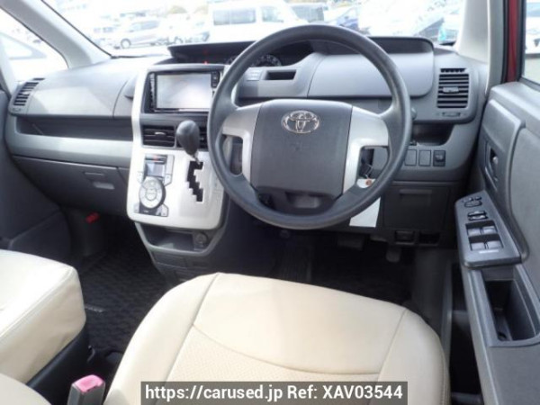 Used 2007 AT toyota voxy ZRR75G Image[16]