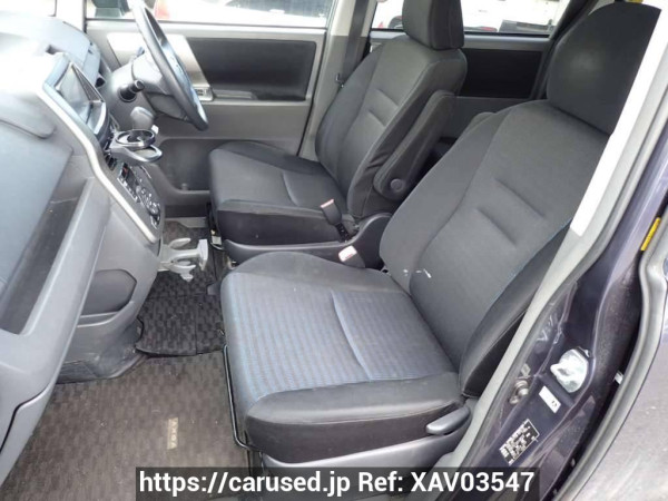 Used 2007 AT toyota voxy ZRR75W Image[12]