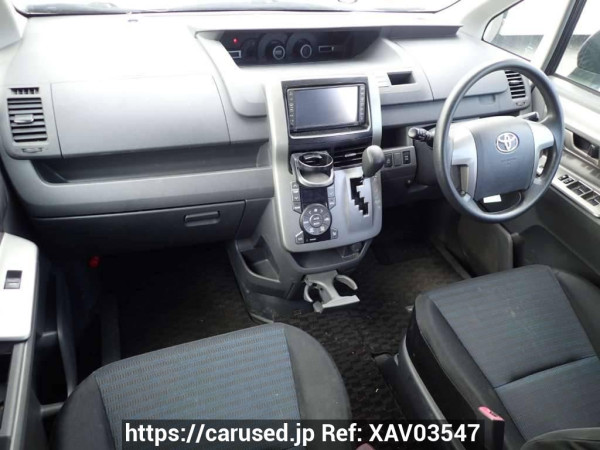 Used 2007 AT toyota voxy ZRR75W Image[16]