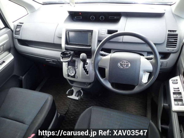 Used 2007 AT toyota voxy ZRR75W Image[17]
