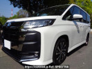 Toyota Noah ZWR90W