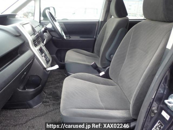 Used 2012 AT toyota noah ZRR70G Image[12]