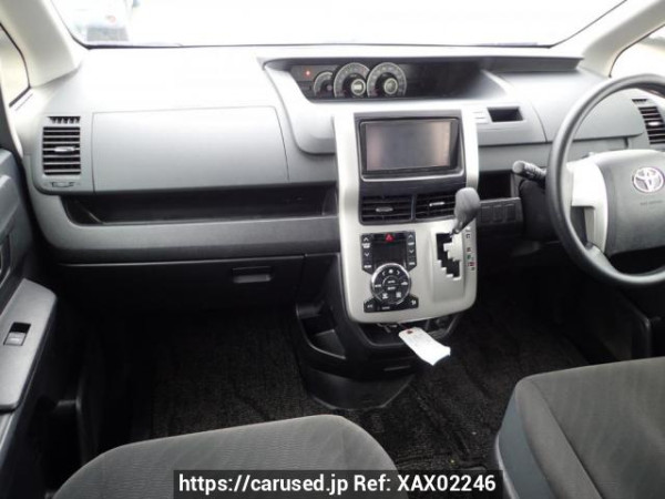 Used 2012 AT toyota noah ZRR70G Image[16]