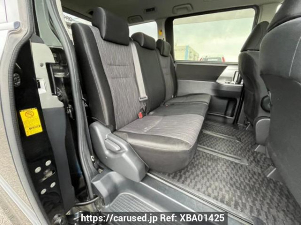 Used 2010 AT toyota noah ZRR70W Image[13]